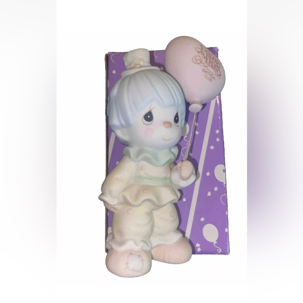 Enesco Precious Moments 1993  Symbol Of Membership Happiness Is Belonging  B0008